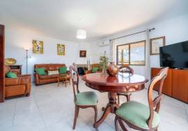 Prestige for Home – Luxury 4 bedroom villa with pool, garden, barbecue - in Quarteira