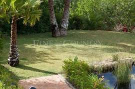 Monchique – Estate with two Villas, breathtaking mountain views and private pools