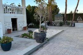 For sale this spectacular villa in one of the most prestigious areas of San Vicente del Raspeig (Alicante)
