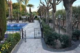 For sale this spectacular villa in one of the most prestigious areas of San Vicente del Raspeig (Alicante)