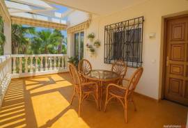 For sale this spectacular villa in one of the most prestigious areas of San Vicente del Raspeig (Alicante)