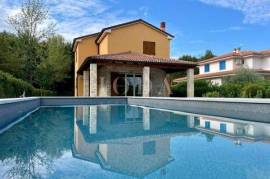 Holiday home with swimming pool