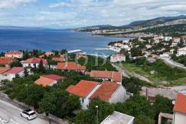 Sea View House with Two Garages – Klenovica