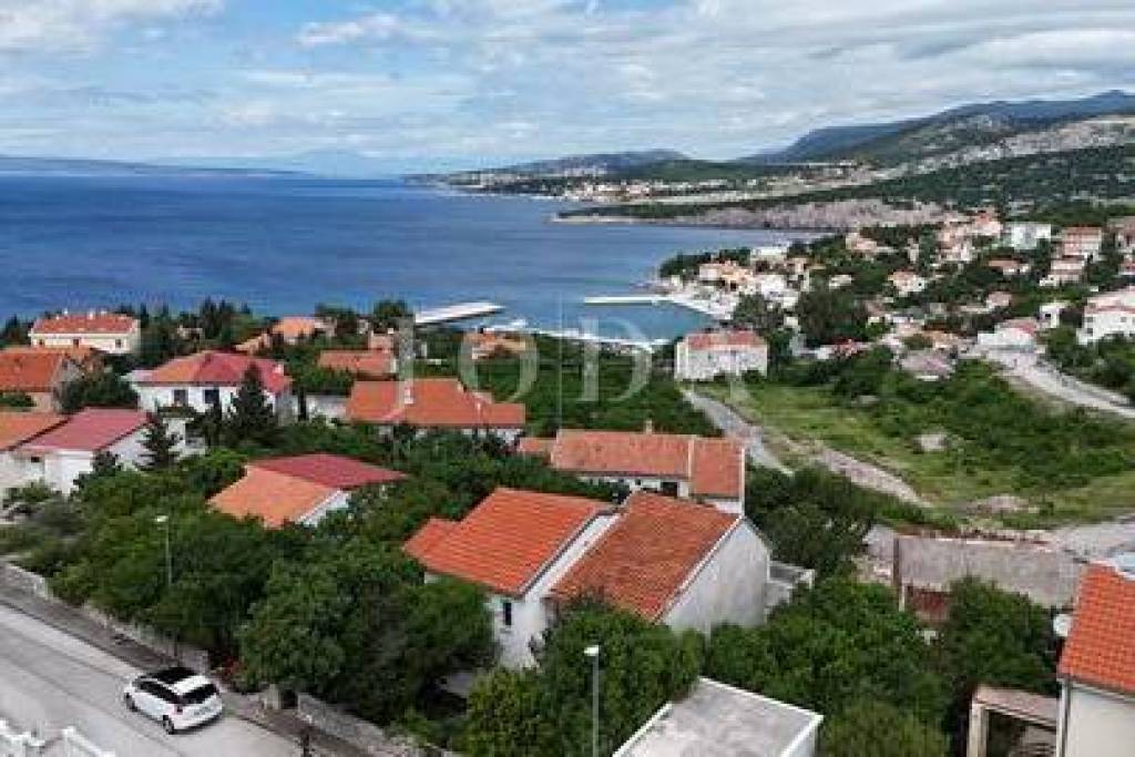 Sea View House with Two Garages – Klenovica