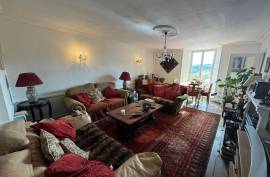 For Sale, Exquisite 8 Bedroom House with Business Potential