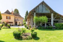 Stunning Period Property with Outbuildings