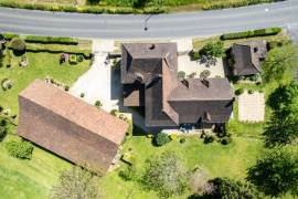 Stunning Period Property with Outbuildings