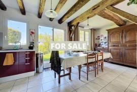 Detached Country House with Vast Outbuilding