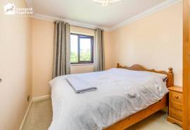 3 bedroom, Semi-detached house for sale