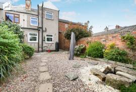 2 bedroom, End of terrace house for sale