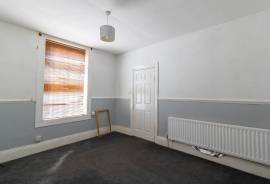 3 bedroom, Terraced House for sale