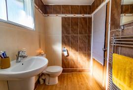2 bedroom, Detached bungalow for sale