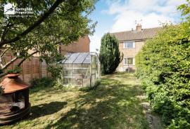 3 bedroom, Semi-detached house for sale