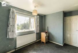 3 bedroom, Semi-detached house for sale
