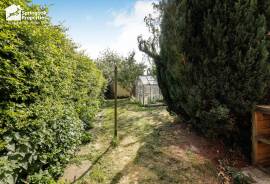 3 bedroom, Semi-detached house for sale