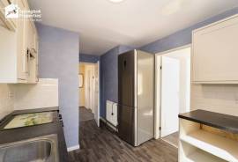 3 bedroom, Semi-detached house for sale