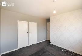 3 bedroom, Semi-detached house for sale
