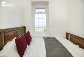 2 bedroom, Terraced House for sale