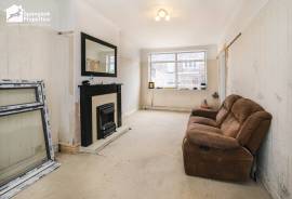 3 bedroom, Semi-detached house for sale