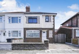 3 bedroom, Semi-detached house for sale