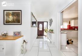 4 bedroom, Detached house for sale