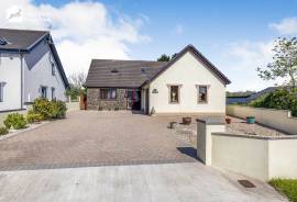 4 bedroom, Detached house for sale