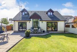 4 bedroom, Detached house for sale