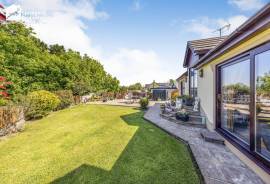 4 bedroom, Detached house for sale