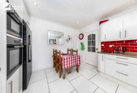 4 bedroom, Detached house for sale
