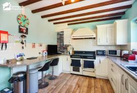 3 bedroom, Detached house for sale