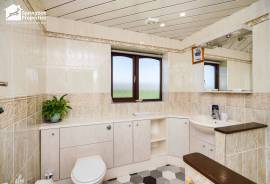 3 bedroom, Detached house for sale