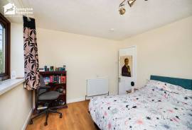 3 bedroom, Detached house for sale