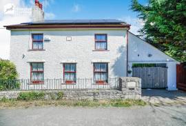 3 bedroom, Detached house for sale
