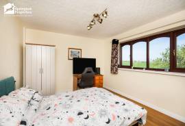 3 bedroom, Detached house for sale