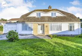 4 bedroom, Detached bungalow for sale