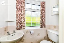 4 bedroom, Detached bungalow for sale