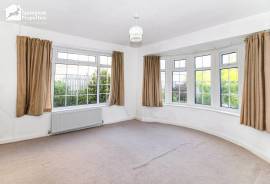 4 bedroom, Detached bungalow for sale