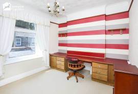 7 bedroom, Semi-detached house for sale