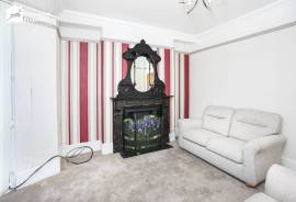 7 bedroom, Semi-detached house for sale
