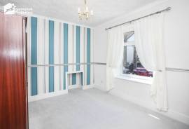 7 bedroom, Semi-detached house for sale