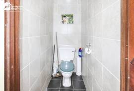 7 bedroom, Semi-detached house for sale