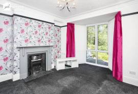 7 bedroom, Semi-detached house for sale