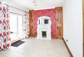 7 bedroom, Semi-detached house for sale