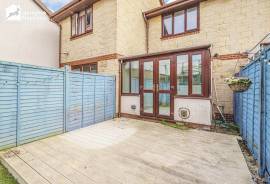 2 bedroom, Terraced House for sale