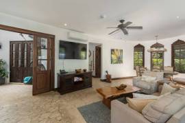 10 Plaza Carlota: Stylish 2-Bedroom Condo with Private Plunge Pool in Prime Las Catalinas