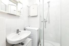 Ready to move! Modern Furnished 2-Room Apartment next to Kurfurstendamm in Prime West Berlin Location