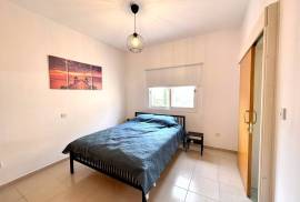 Pool View 2 Bedroom Beautiful Apartment - Universal, Paphos