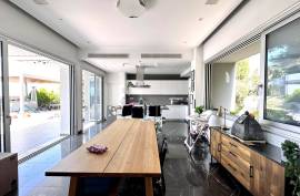4 Bedroom Luxury Villa Plus Studio - Mesogi, Paphos