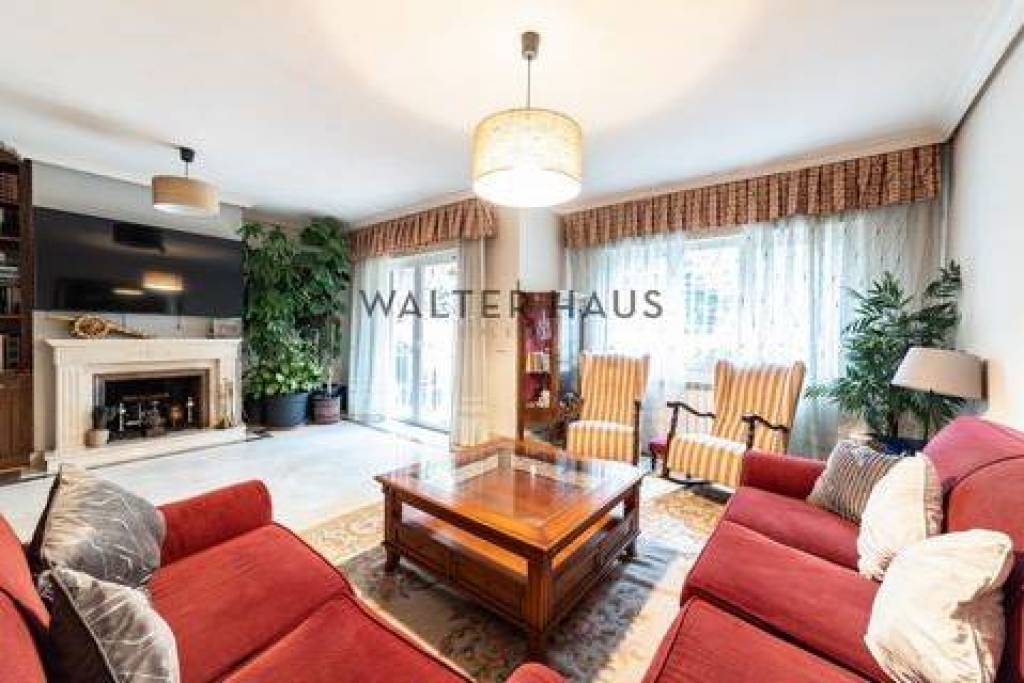 Semi-detached house for sale with terrace, garden and pool in the Palomas area, Madrid