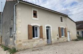 €88170 - Pretty Stone House Near Ruffec